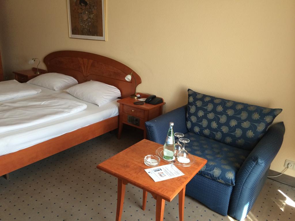 Tryp By Wyndham Kassel City Centre Kamer foto